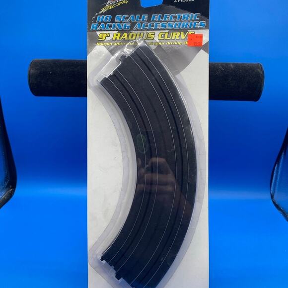 2 Life-Like Racing 9" Radius Curve HO Slot Car Track Pkg of 2 #433-9927 (C1) - Picture 1 of 6